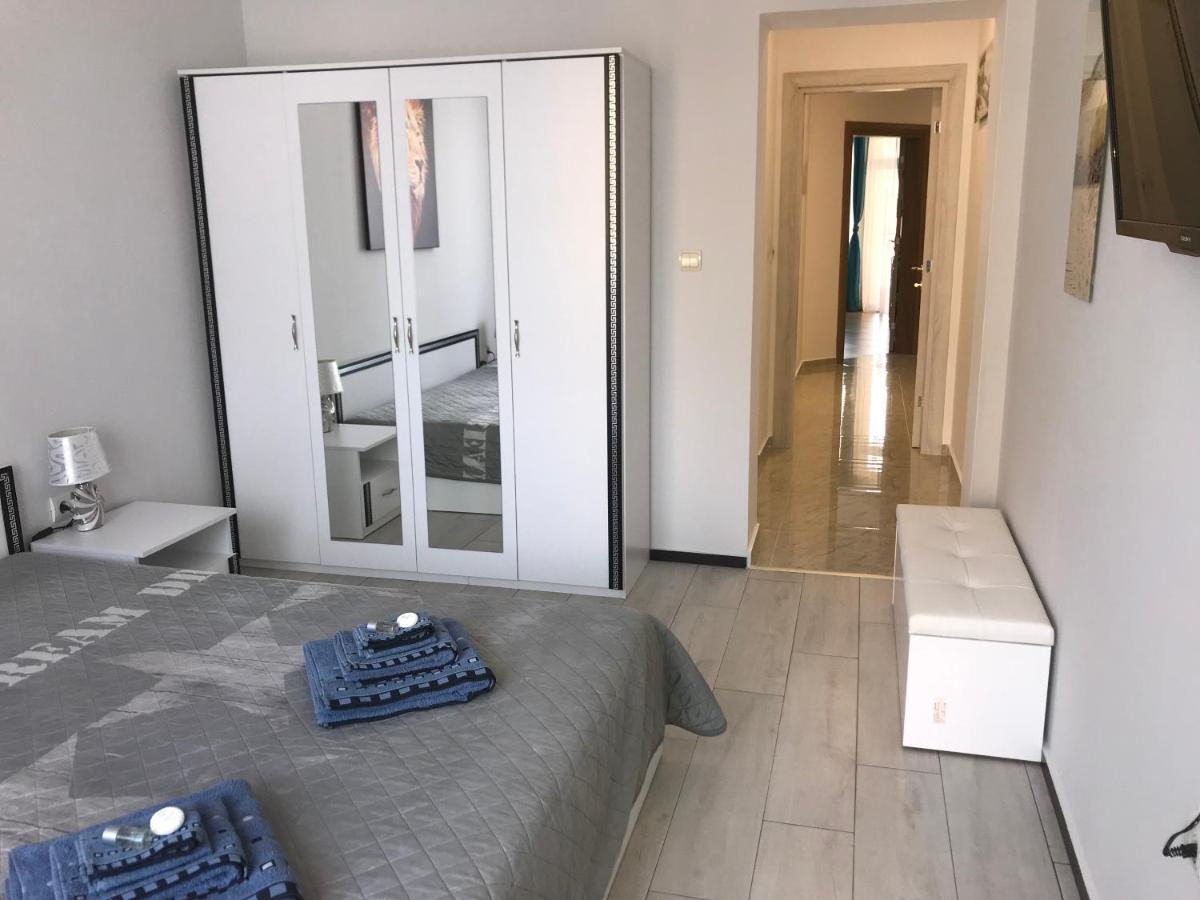 Familienapartment Am Strand In Primorsko Exterior photo